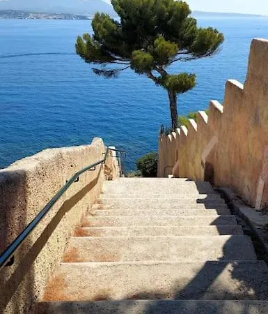 Front De Mer - Emplacement Prise Au Calme - T2 Moderne Et Entierement Climatise - Tout A Pieds Sanary-sur-Mer Buitenkant foto